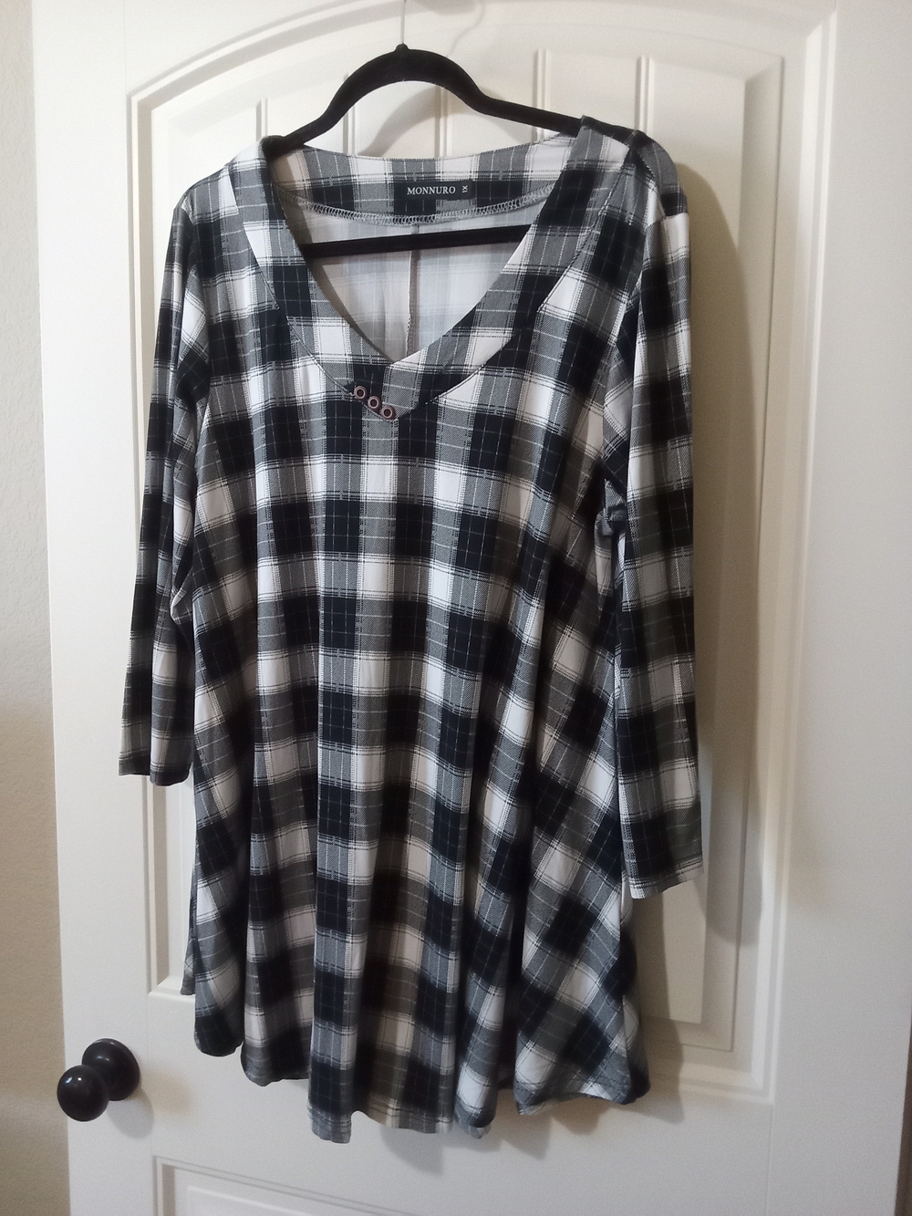 Black & White Plaid V-Neck Women's Swing Style Tunic Sz 1X